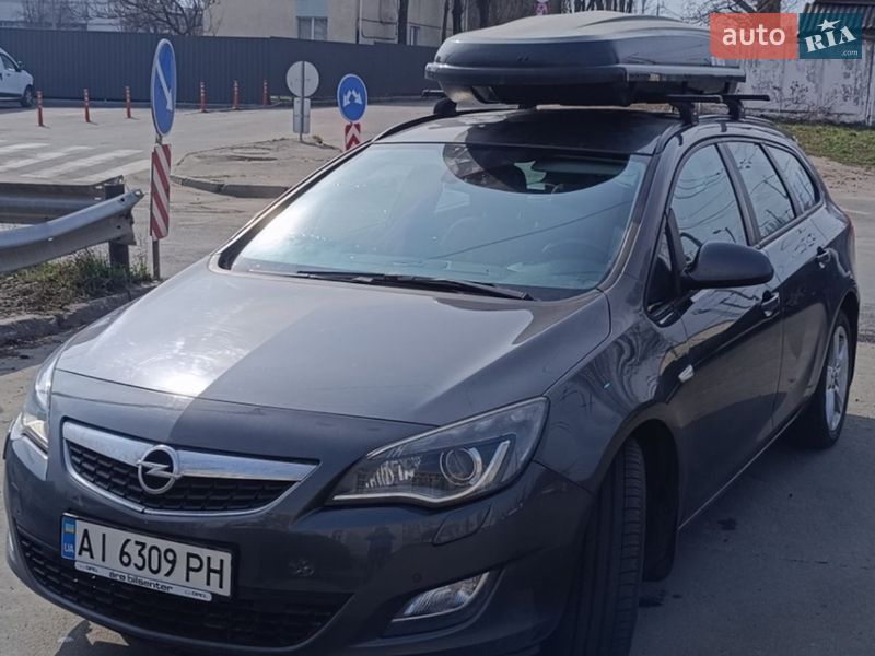 Opel Astra 2011
