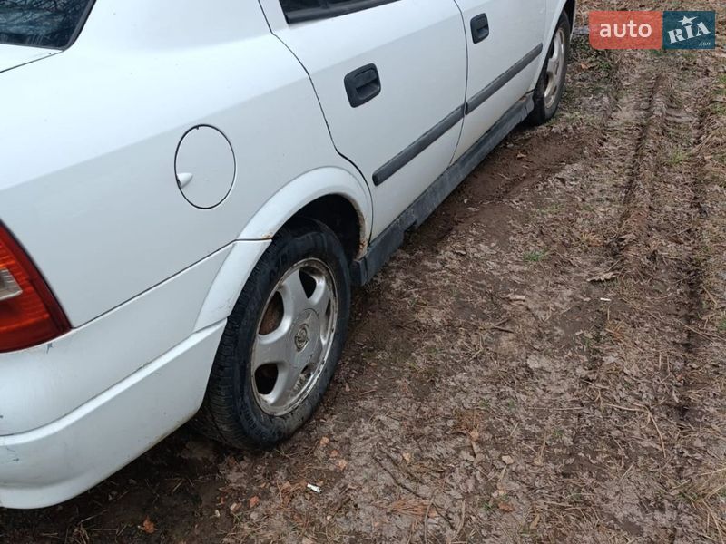 Седан Opel Astra 2004 в Киеве