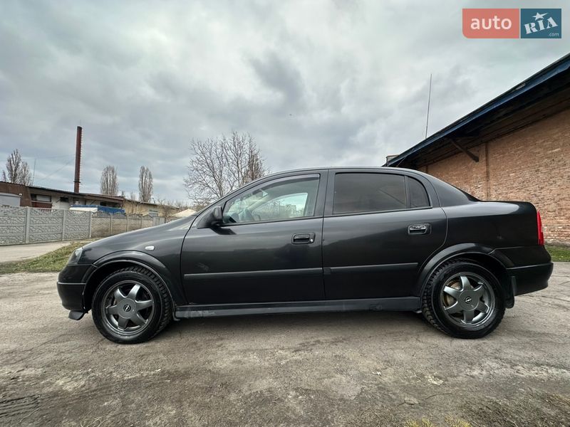 Седан Opel Astra 2007 в Чернигове