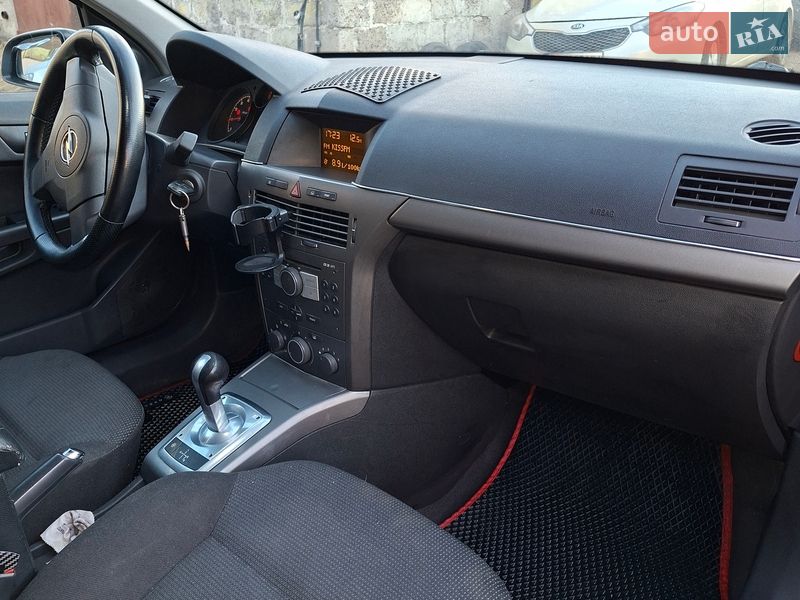 Универсал Opel Astra 2004 в Киеве