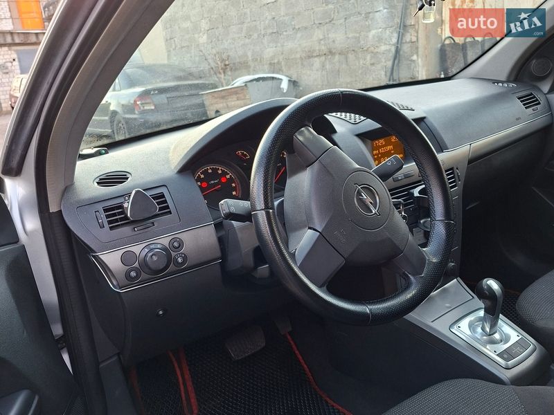 Универсал Opel Astra 2004 в Киеве
