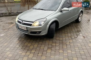 Універсал Opel Astra 2005 в Тячеві