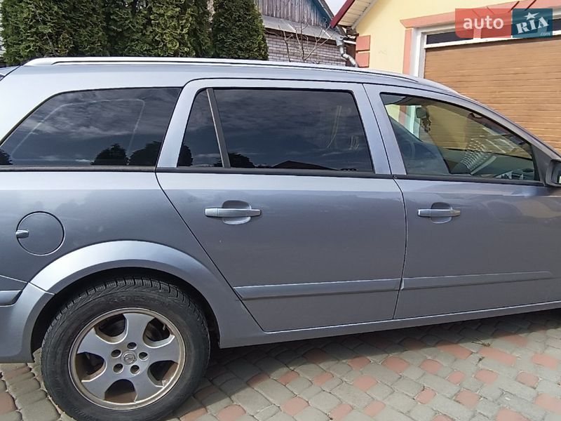 Універсал Opel Astra 2005 в Камені-Каширському