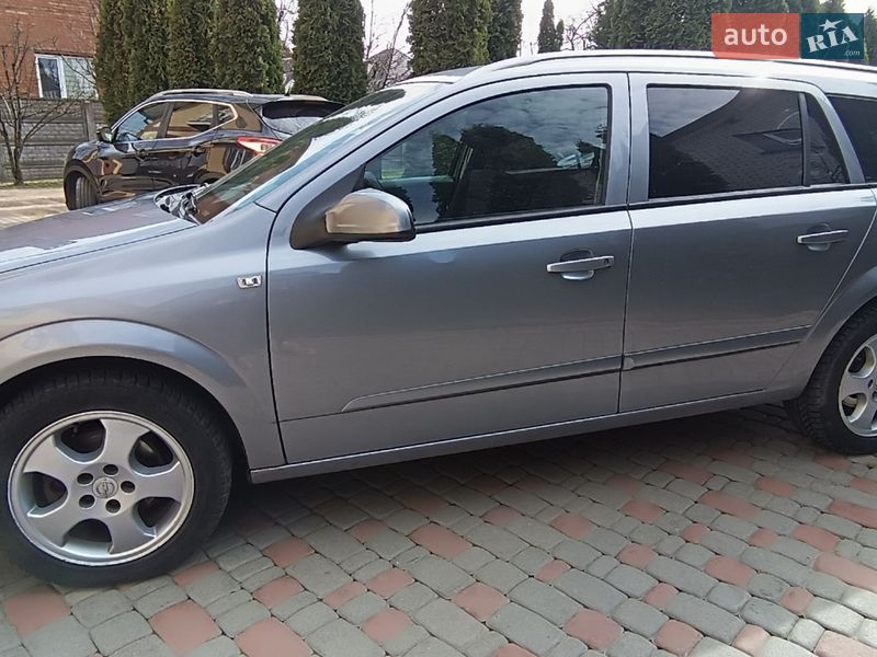 Універсал Opel Astra 2005 в Камені-Каширському