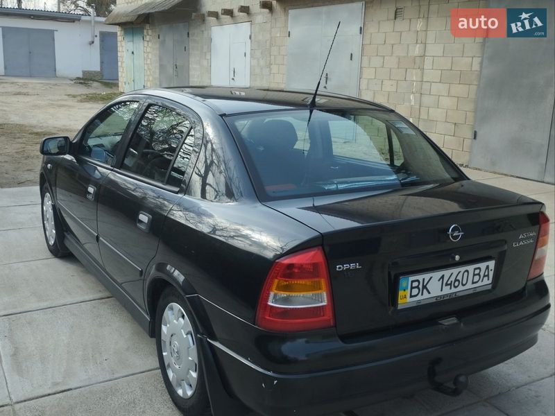 Седан Opel Astra 2007 в Дубно