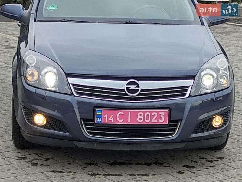 Хетчбек Opel Astra 2008 в Надвірній