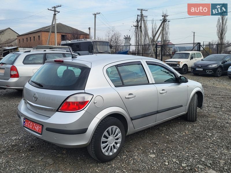 Хэтчбек Opel Astra 2005 в Новоархангельске фото 3 Хэтчбек Opel Astra 2005 в Новоархангельске
