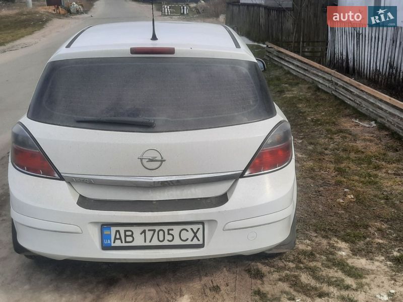Хэтчбек Opel Astra 2012 в Житомире