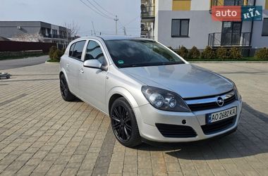 Хетчбек Opel Astra 2006 в Ужгороді
