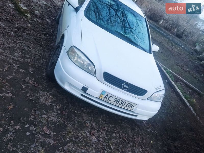 Грузовой фургон Opel Astra 2000 в Ровно