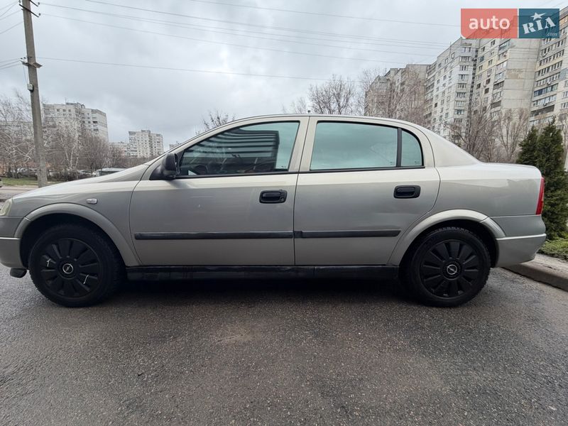 Седан Opel Astra 2006 в Харькове