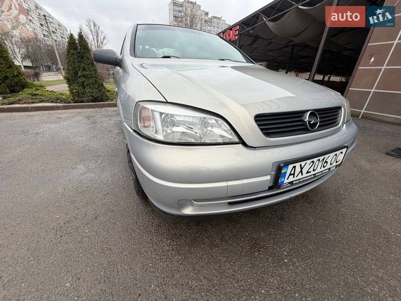 Седан Opel Astra 2006 в Харькове