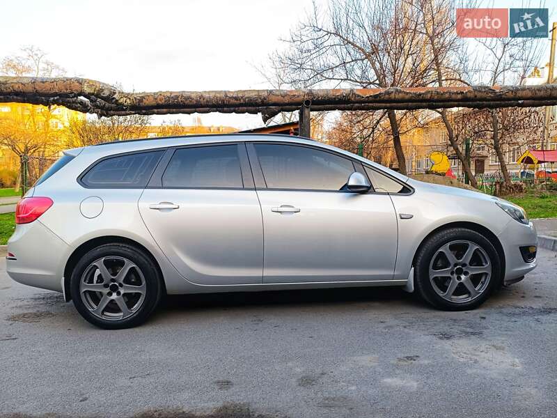 Універсал Opel Astra 2015 в Павлограді