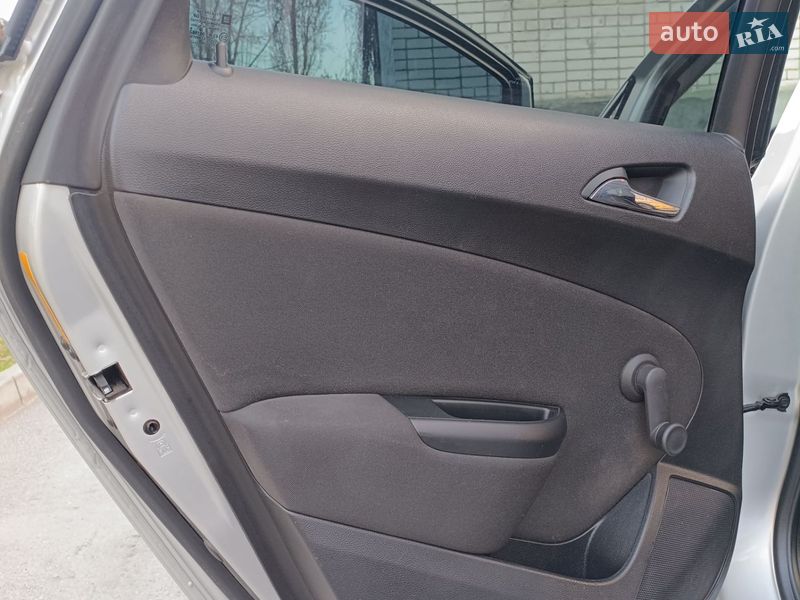 Універсал Opel Astra 2015 в Павлограді