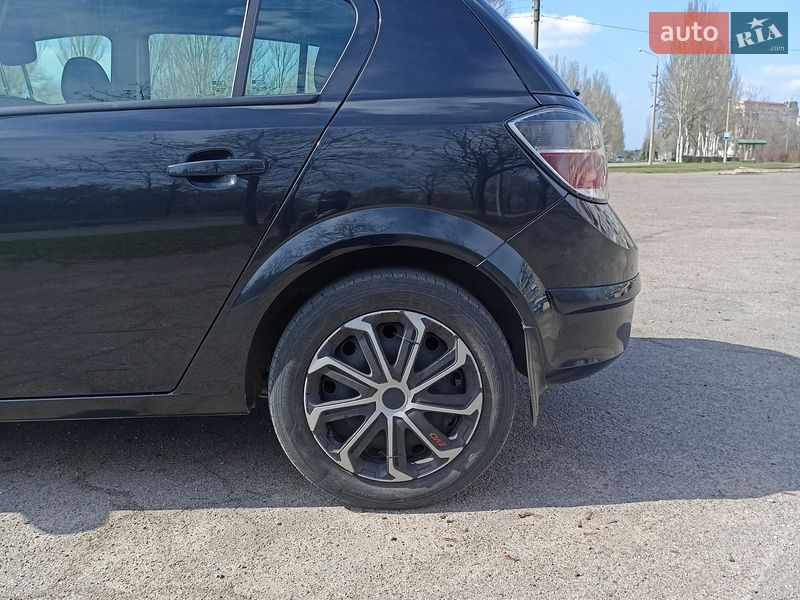 Хетчбек Opel Astra 2012 в Кам'янському