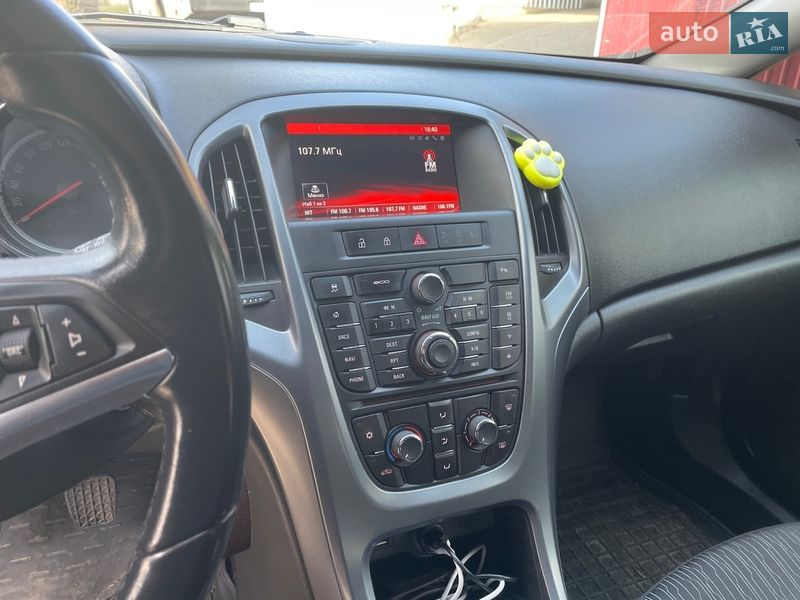 Універсал Opel Astra 2016 в Житомирі