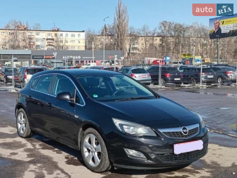 Хэтчбек Opel Astra 2011 в Полтаве