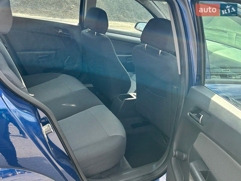 Хетчбек Opel Astra 2006 в Городищеві