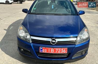 Хэтчбек Opel Astra 2006 в Городище