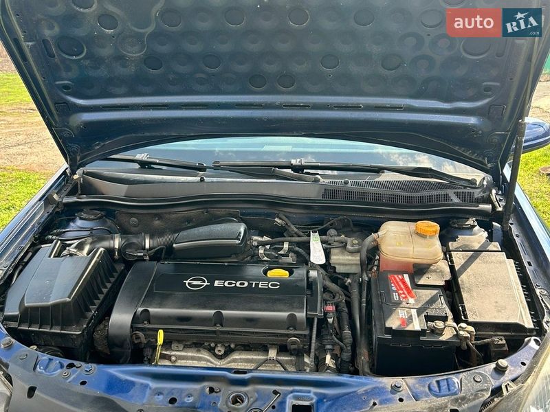 Хетчбек Opel Astra 2006 в Городищеві