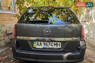 Универсал Opel Astra 2012 в Киеве