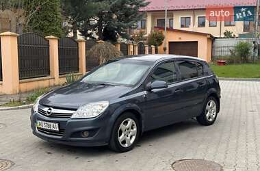 Хэтчбек Opel Astra 2007 в Ужгороде