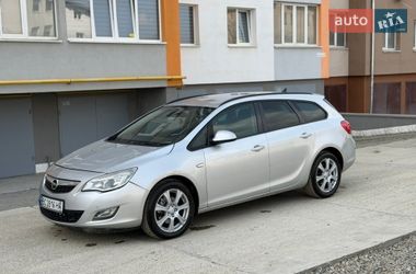 Універсал Opel Astra 2011 в Івано-Франківську