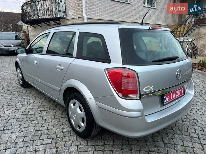 Універсал Opel Astra 2006 в Гнівані