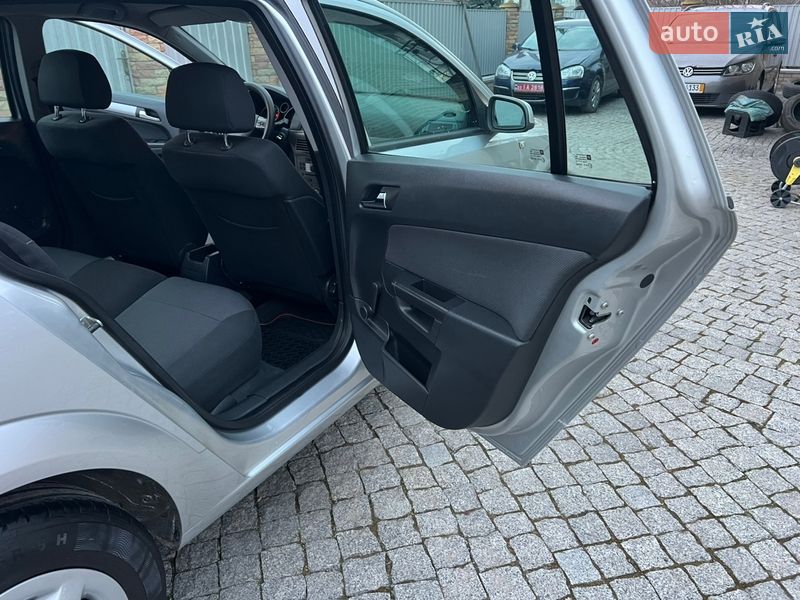 Універсал Opel Astra 2006 в Гнівані