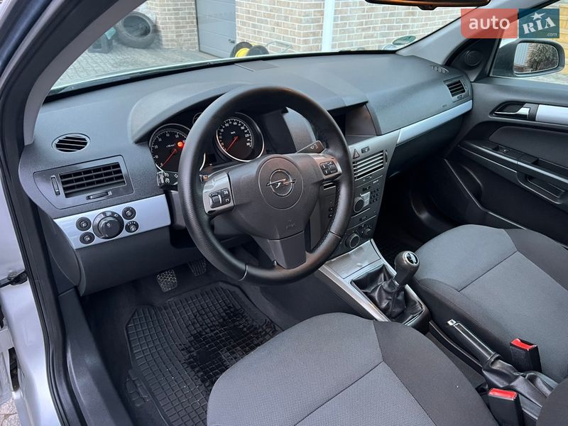 Універсал Opel Astra 2006 в Гнівані