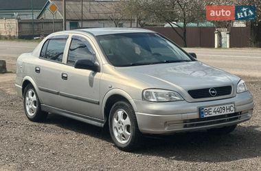 Седан Opel Astra 2007 в Новом Буге