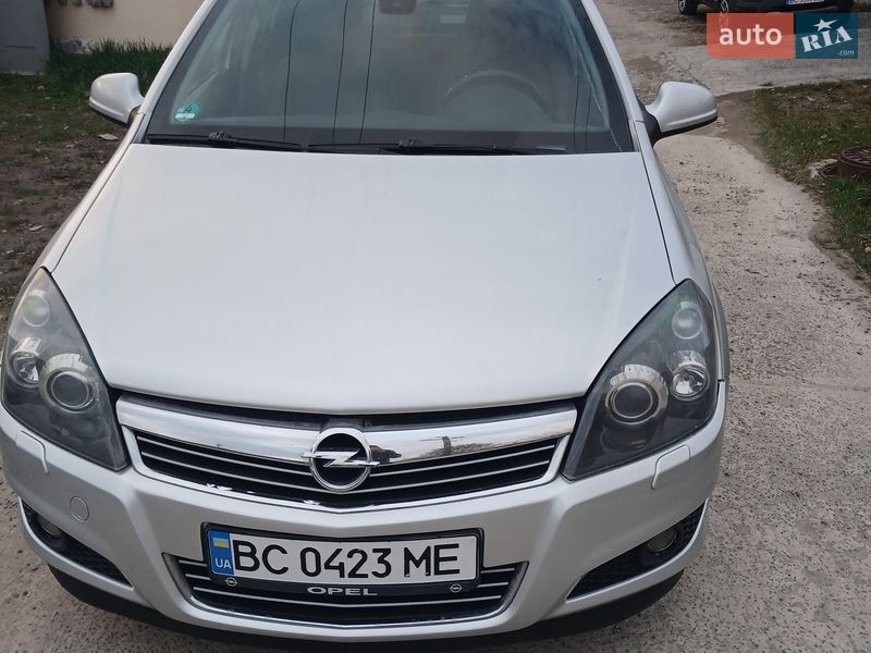 Opel Astra 2010
