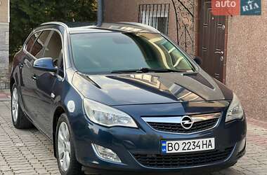 Универсал Opel Astra 2012 в Тернополе
