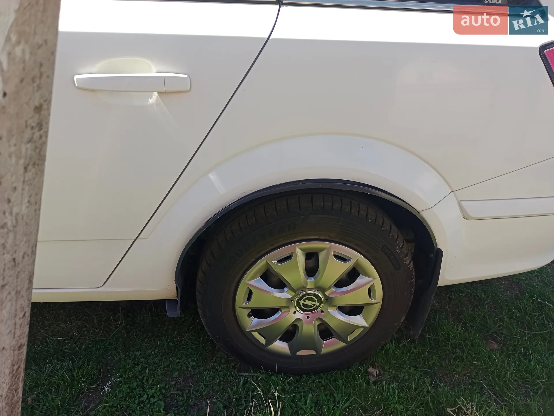 2010 Opel Astra - мініатюра 2