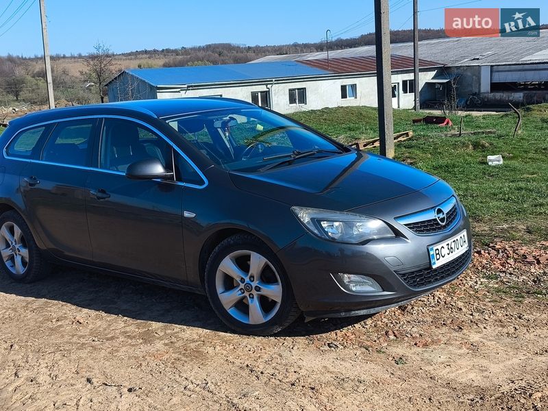 Opel Astra 2011