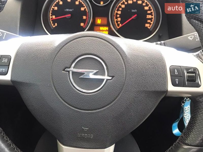 Хэтчбек Opel Astra 2008 в Староконстантинове