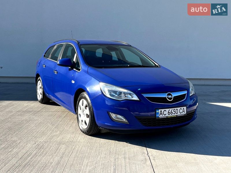 Opel Astra 2011