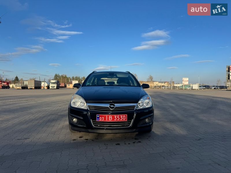 Універсал Opel Astra 2008 в Сарнах
