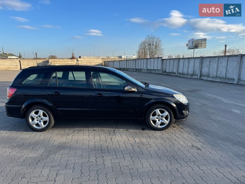 Універсал Opel Astra 2008 в Сарнах