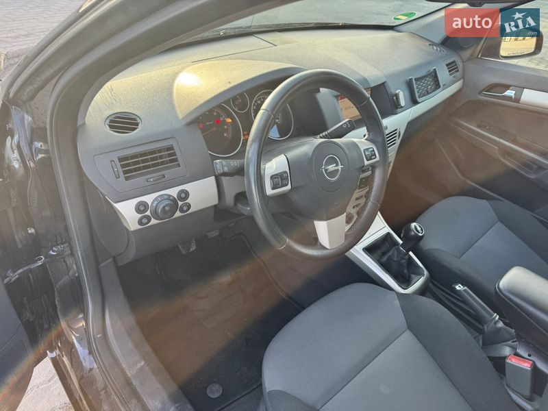 Універсал Opel Astra 2008 в Сарнах