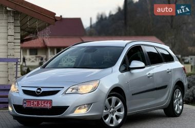 Універсал Opel Astra 2012 в Міжгір'ї