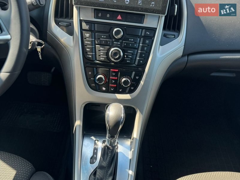 Універсал Opel Astra 2012 в Харкові