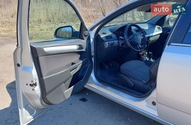 Универсал Opel Astra 2010 в Павлограде