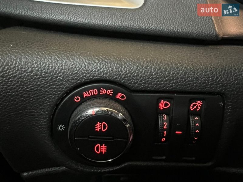 Хэтчбек Opel Astra 2013 в Ужгороде