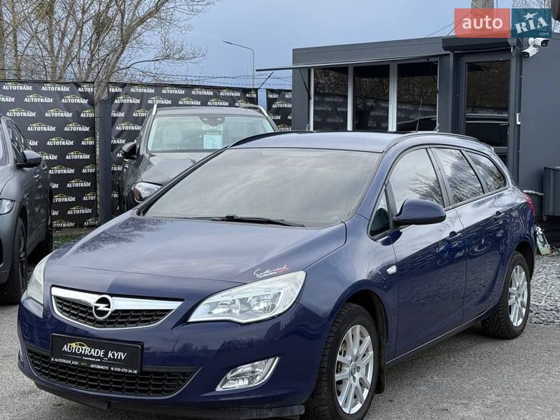 Opel Astra 2011 Opel Astra 2011