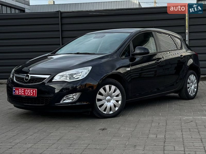 Opel Astra 2011 Opel Astra 2011