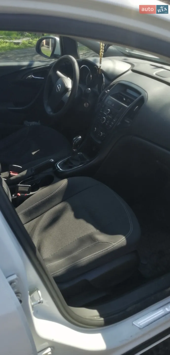 2010 Opel Astra - мініатюра 6