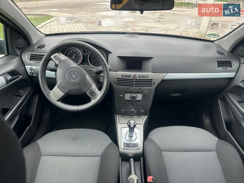 Хэтчбек Opel Astra 2006 в Городенке