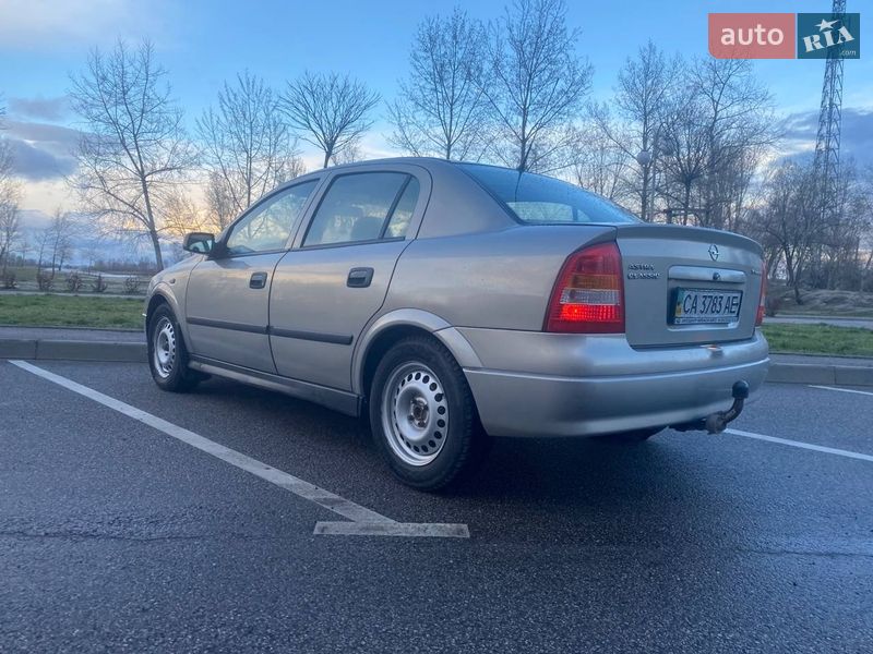 Седан Opel Astra 2008 в Черкассах фото 3 Седан Opel Astra 2008 в Черкассах