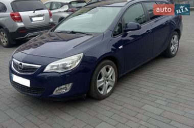Універсал Opel Astra 2011 в Житомирі